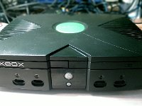 eX xboxOld front 01  Microsoft has messed up the Google searches for the first Xbox. What are we supposed to call it? Well. technically, it's just 'Xbox'. The historical reason is that it was internally referred to as the 'Direct X Box'. In any case, this is the front view of a PAL version.